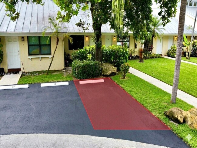 Foto del edificio - 1455 Holly Heights Dr