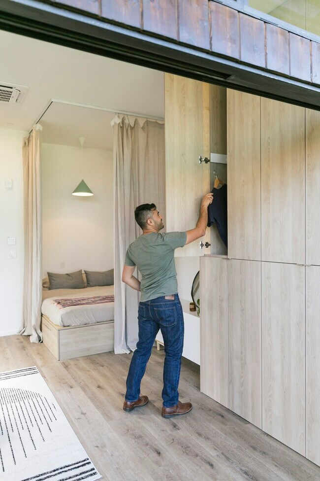 Foto del edificio - 3732 10th Ave