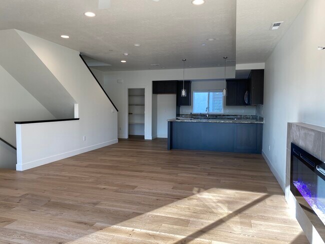 Foto del edificio - 6996 S Brookhill Dr