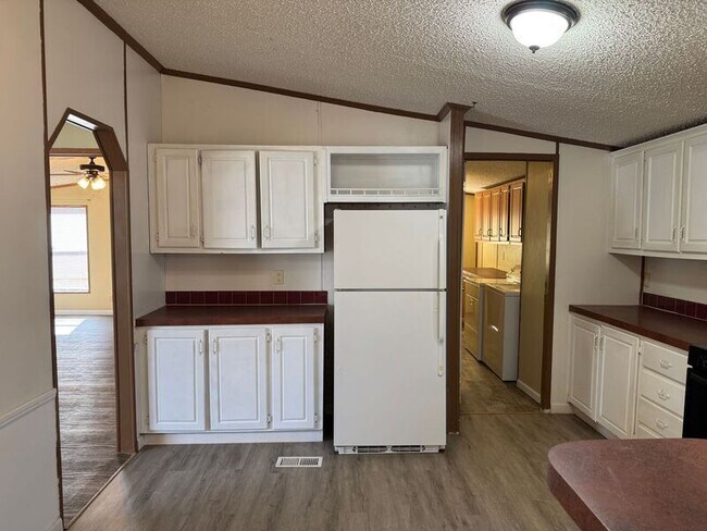 Foto del edificio - 9069 N Valgrind Ln