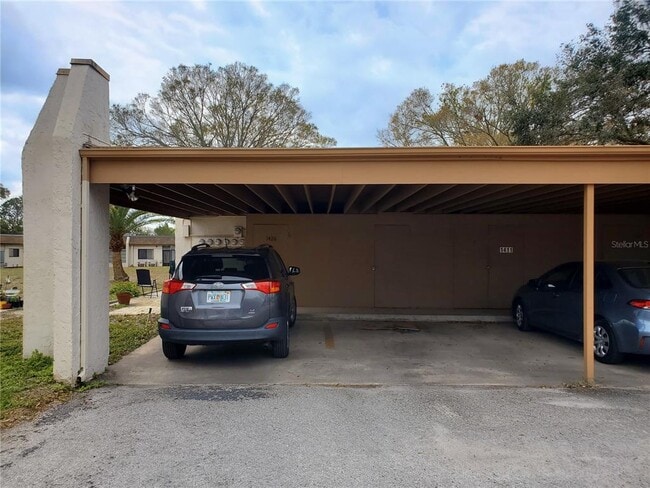 Building Photo - 1428 Arrowhead Cir W