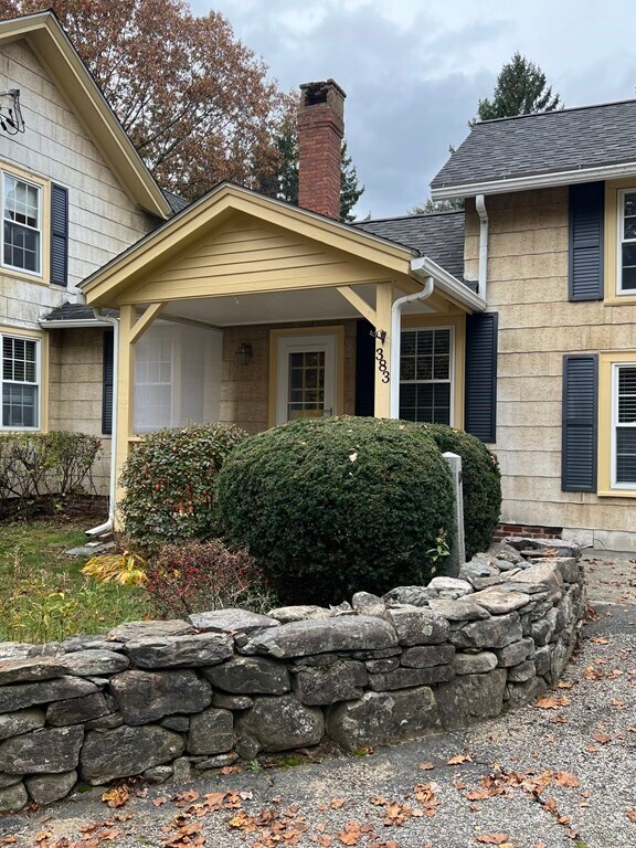 Building Photo - 383 Bedford St