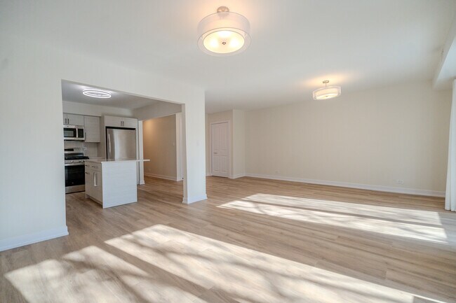 Foto del edificio - 2740 W Farragut Ave