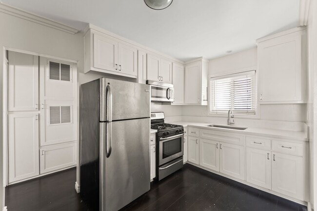 Foto del edificio - 4104 E 7th St