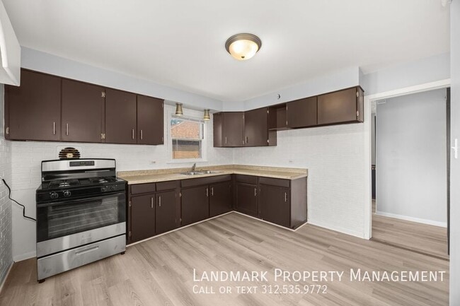 Building Photo - 17141 Highland Ave