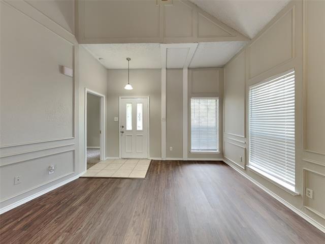 Foto del edificio - 104 NE Timber Ridge Dr
