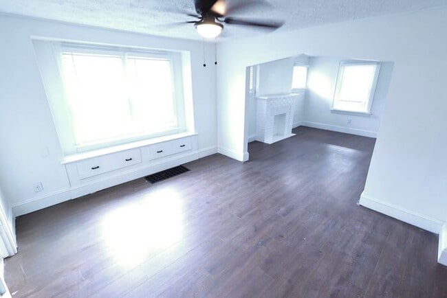 Building Photo - 1313 Coventry St