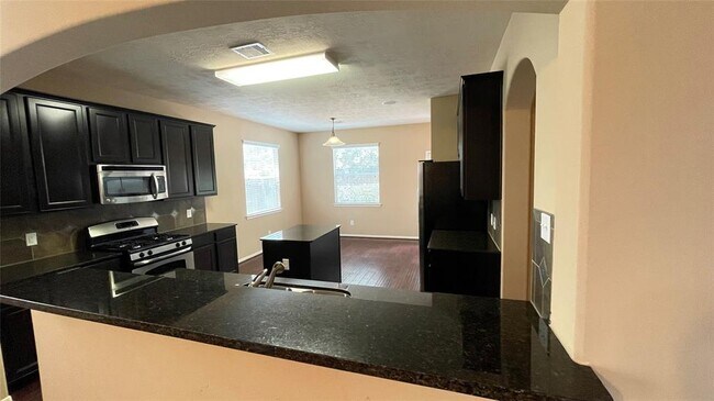 Building Photo - 6531 Wilshire Ridge