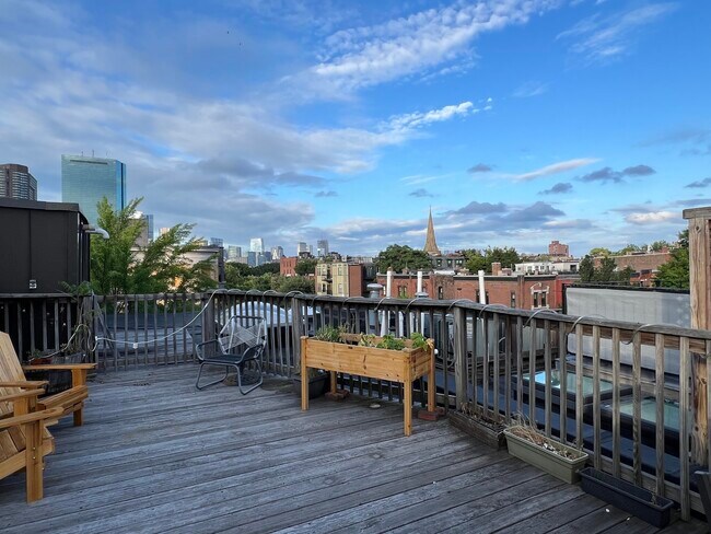 Building Photo - 15 Blackwood St