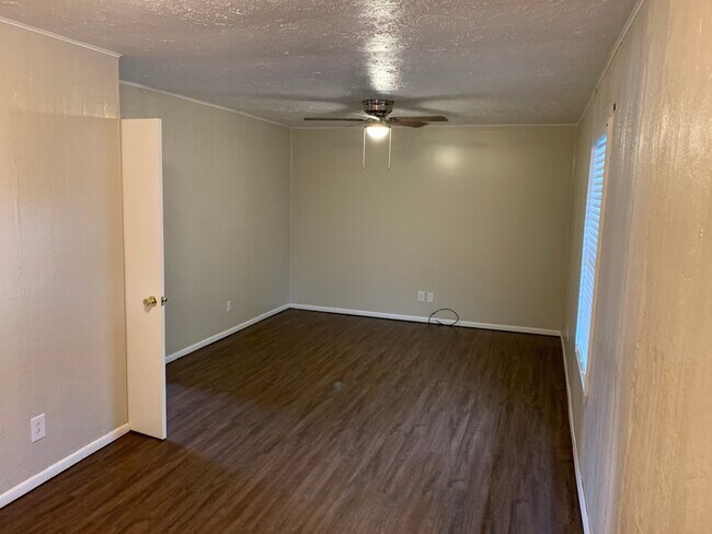 Living room - 1601 Springboro Rd