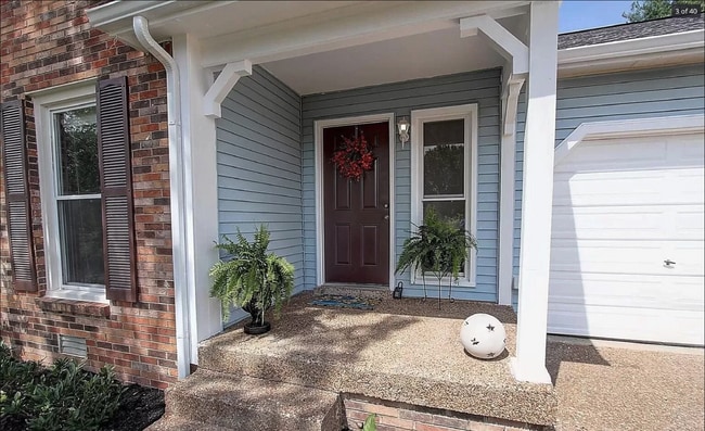 Building Photo - Charming 3 Bed, 2 Bath House with River Vi...