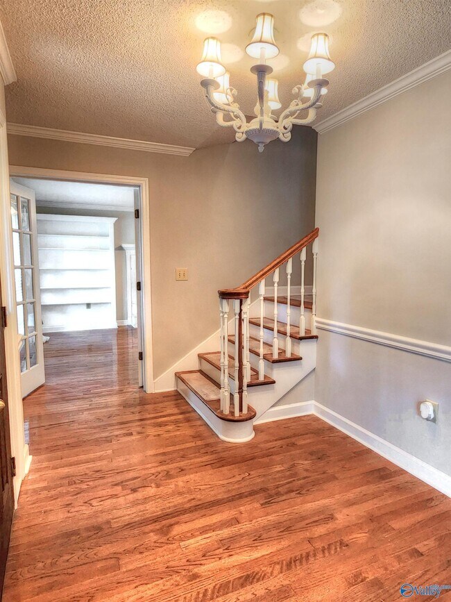 Foto del edificio - 120 Silver Creek Cir