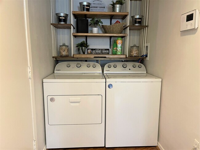 Foto del edificio - 6240 N 16th St