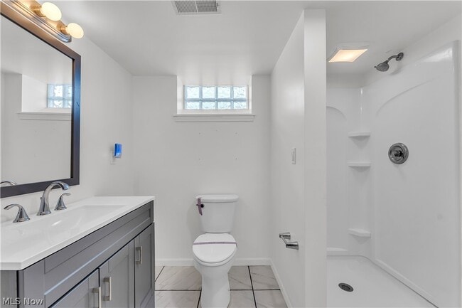 Building Photo - 4610 Yorkshire Ave