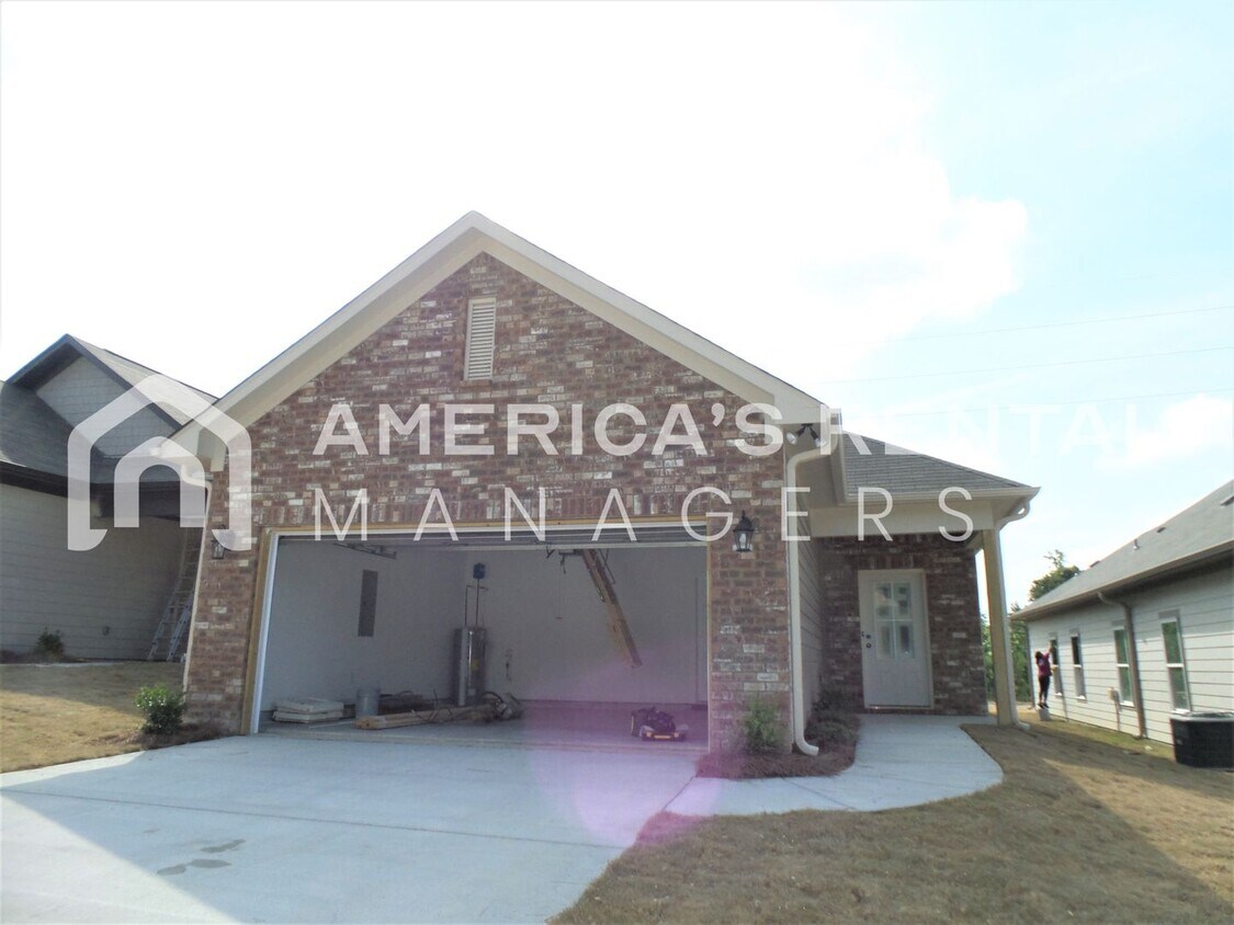 Primary Photo - Home for rent in Odenville... Available to...