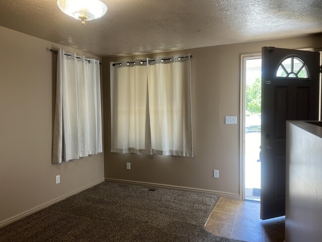 Building Photo - 798 S Coleman St