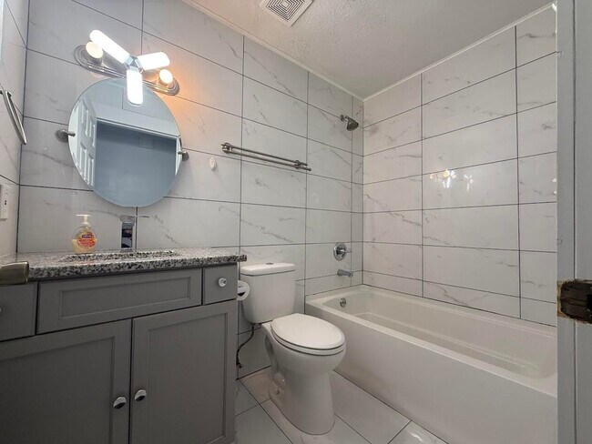 Foto del edificio - 408 Foxwood Dr
