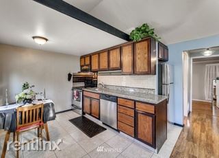 Foto del edificio - 1 br, 1 bath House - 411 NE 80th St Unit B