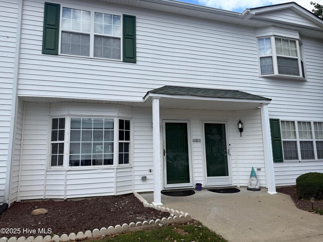Foto principal - 920 Spring Forest Rd