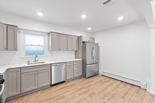 Building Photo - 531 Avenue C