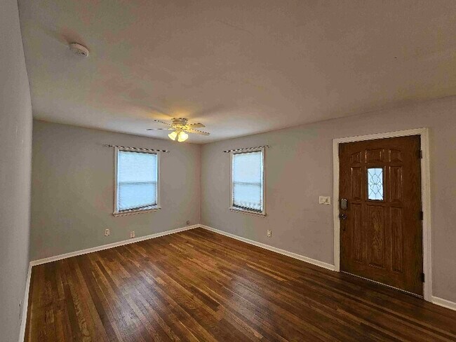 Foto del edificio - 3717 Charloe Ct