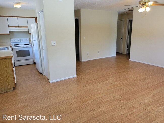 Foto del edificio - 3 br, 2 bath House - 6973 Madonna Place