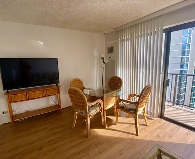 Foto del edificio - Four Paddle Condominium in Waikiki