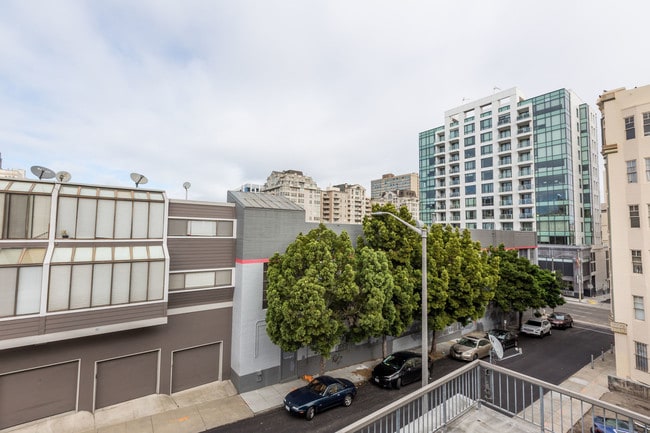 Building Photo - 1440 Sutter St