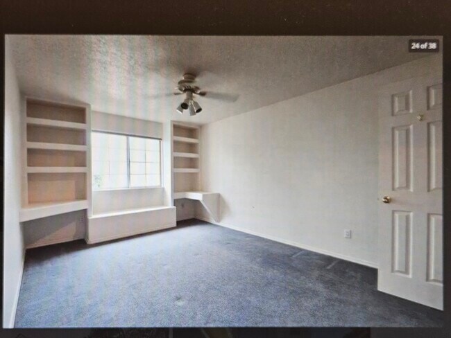 Foto del edificio - 8020 Brittany Ave NE