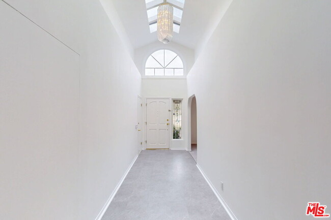 Foto del edificio - 10384 Northvale Rd