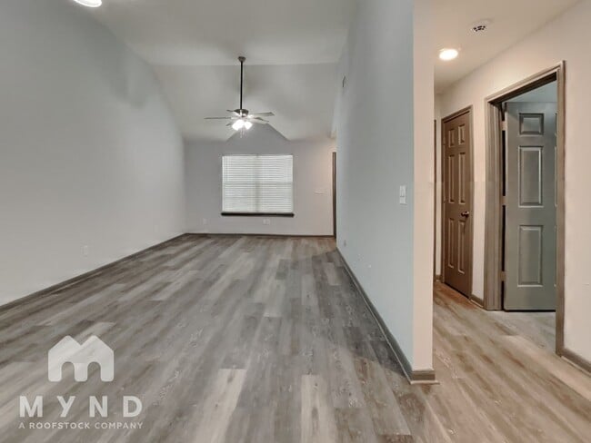 Building Photo - 5026 Malmedy Rd