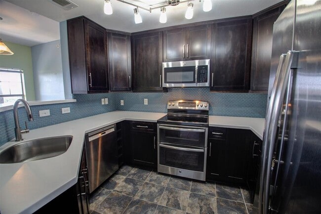 Building Photo - 2320 Gracy Farms Ln