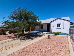 Building Photo - 1505 Howze St