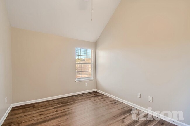 Foto del edificio - 30 Silver Willow Walk