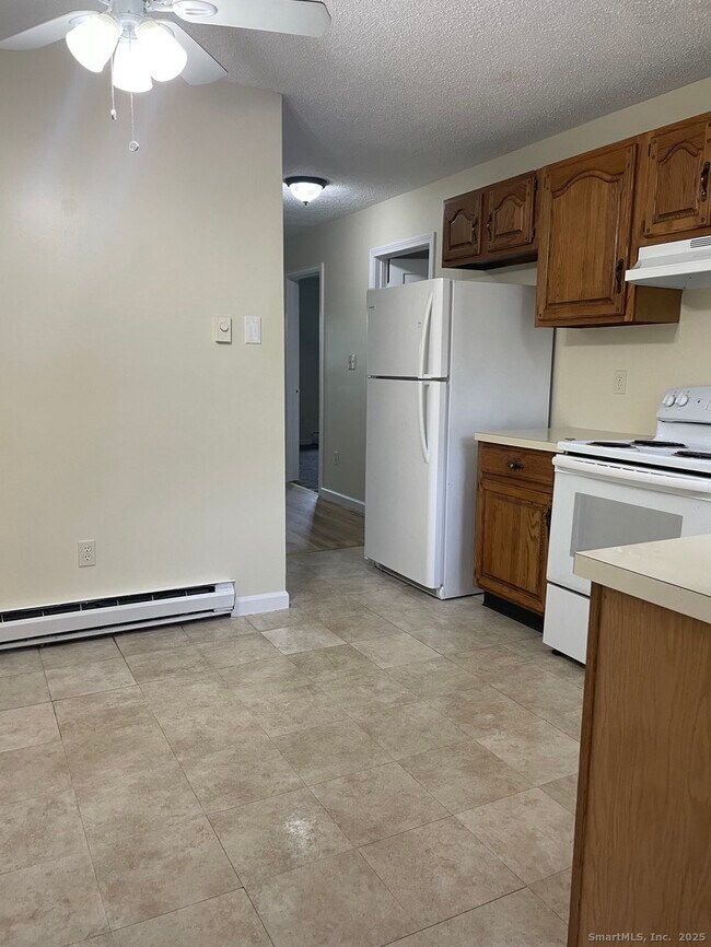 Foto del edificio - 68 W Main St