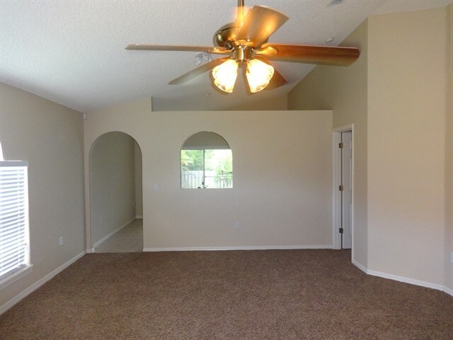 Building Photo - 2054 Majestic Pine Court NE