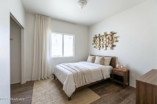 Foto del edificio - 354 W Delano St