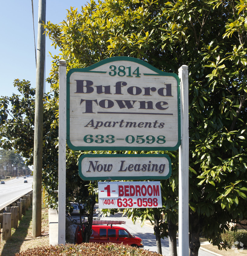 Entrance - Buford Towne Apartments