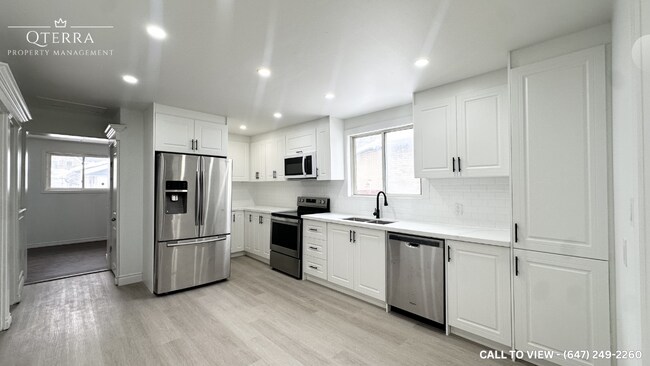 Building Photo - 139 Mamelon St