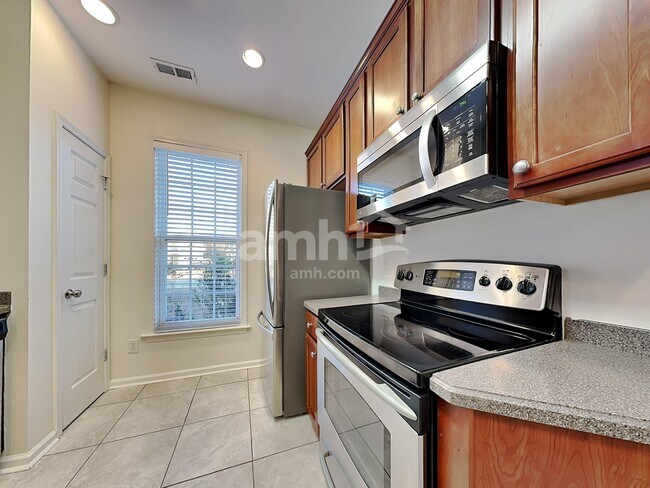 Building Photo - 220 Marino Pl