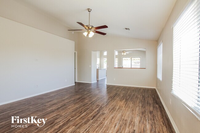 Building Photo - 4139 W Solar Dr