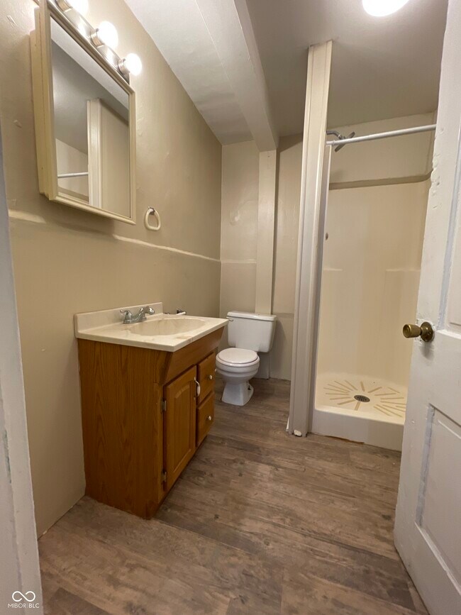 Building Photo - 618 E Pike St