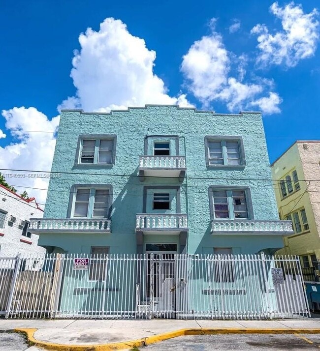 Building Photo - 967 SW 5th St