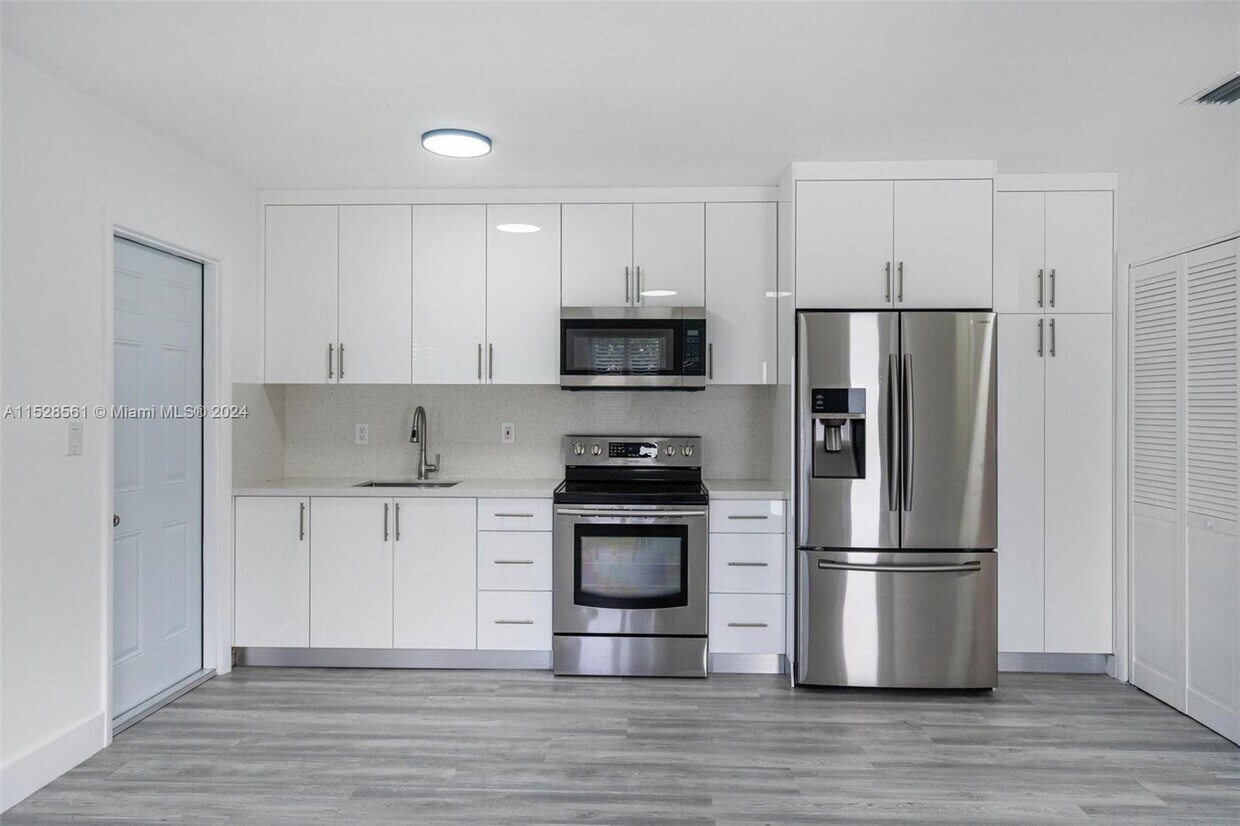 Foto principal - 3627 NW 23rd Ave