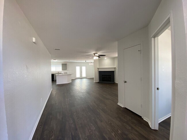 Building Photo - Saginaw Texas Homes For Rent  "Eagle Mtn-s...