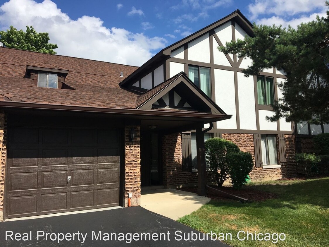 3 br, 2 bath House 1465 Johnstown Ln Unit B House Rental in Wheaton