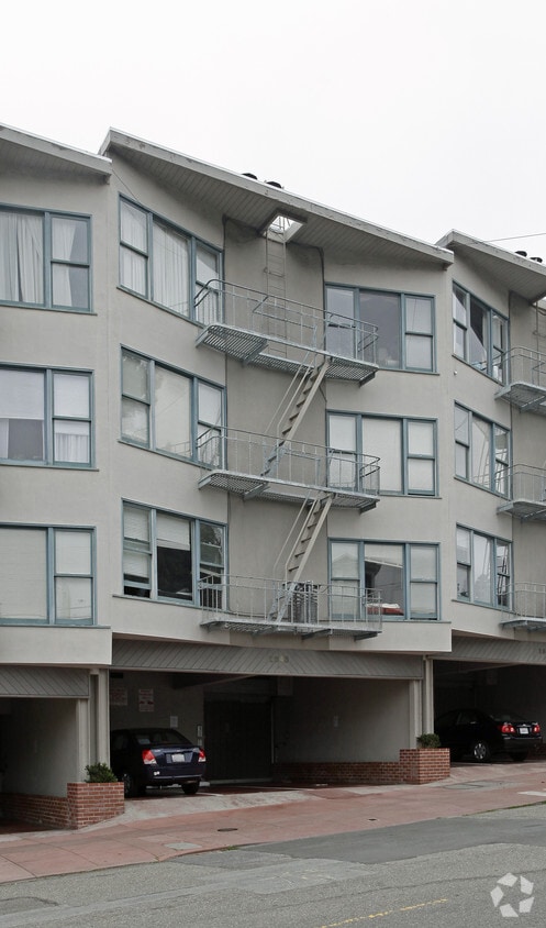 Primary Photo - 2648 Gough St