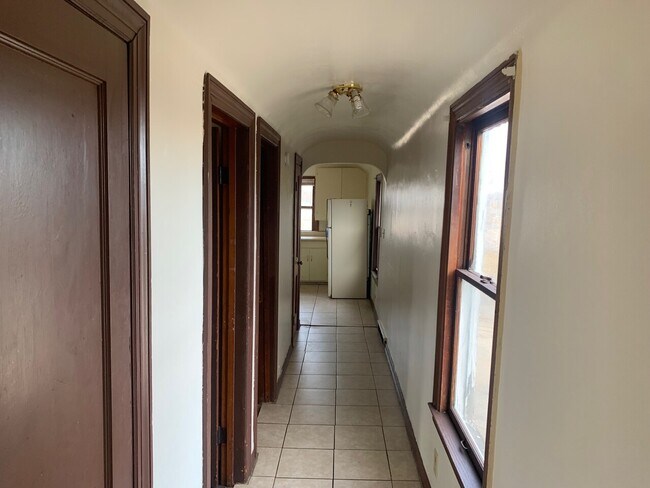 Foto del edificio - 92 Upton Ave