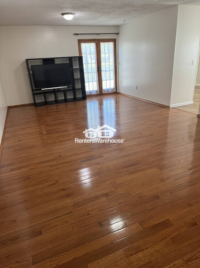 Building Photo - 2009 Grinnell Terrace