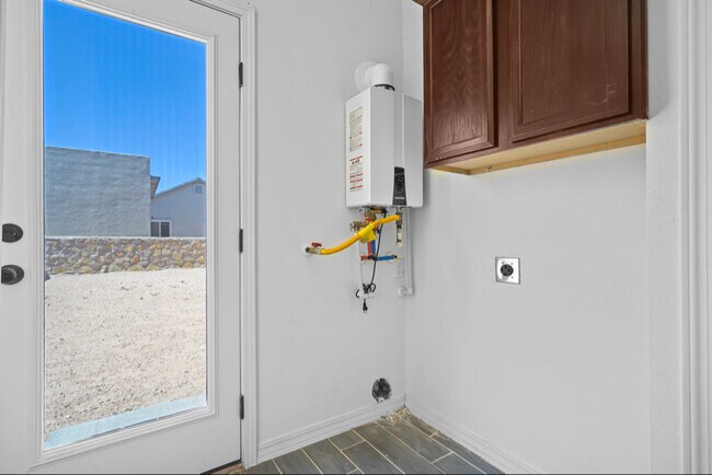 Foto del edificio - 14325 Bill Lazor Pkwy